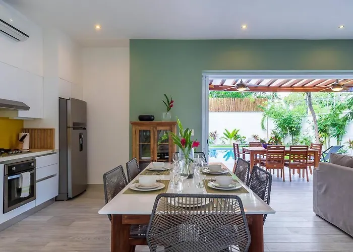Luxury Private 3bed Villa, Garden, Pool,security Villa *